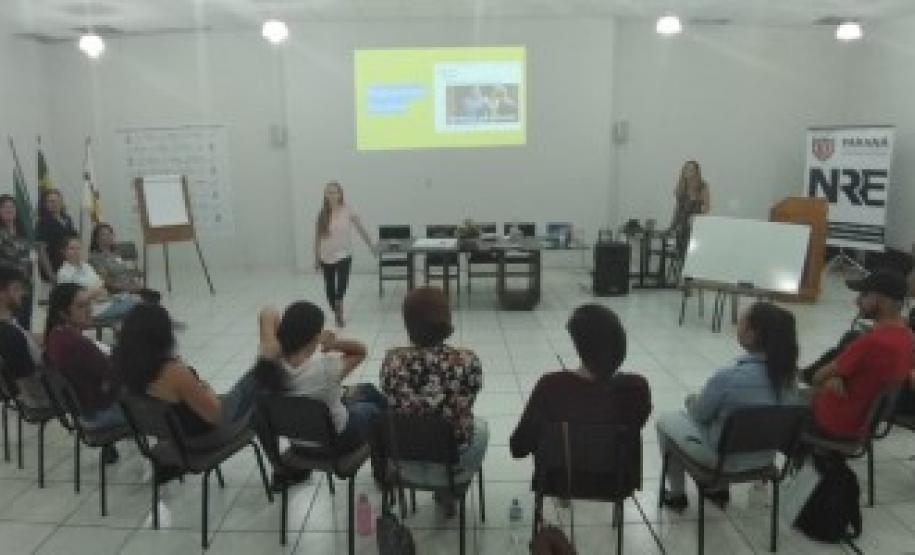 NRE de Apucarana promove Curso de Inglês em parceria com a UNESPAR