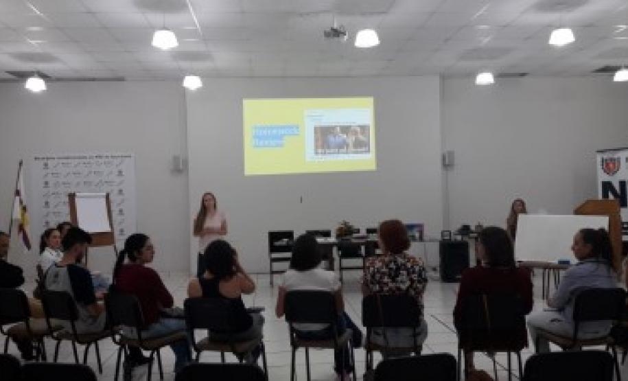 NRE de Apucarana promove Curso de Inglês em parceria com a UNESPAR
