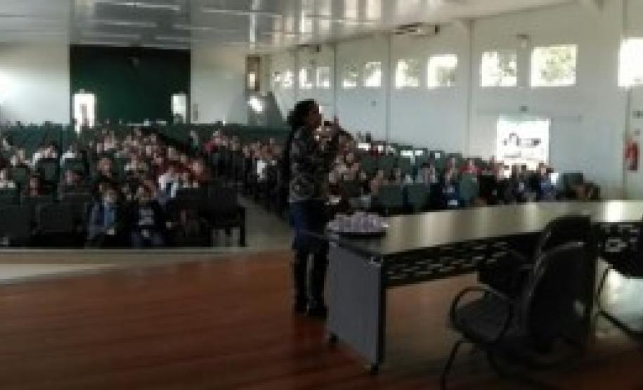 Prova Brasil foi uma das temáticas do III Encontro Formativo para as Equipes Gestoras, do NRE de Apucarana