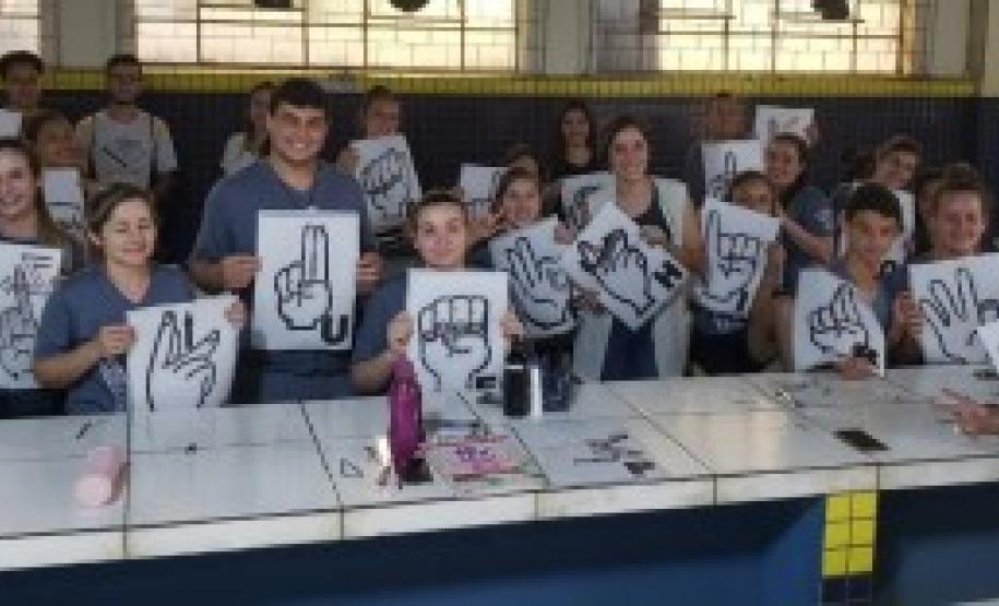 CELEM de Libras realiza Projeto de Ampliação do Alfabeto em Datilologia