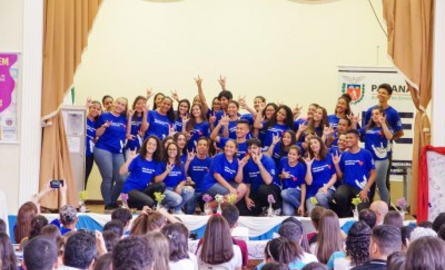 NRE de Apucarana realiza o 1º Festival Artístico-Cultural de Línguas Estrangeiras Modernas