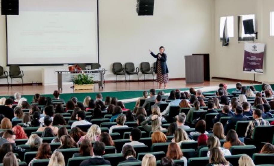 NRE de Apucarana participa do Seminário Regional de Enfrentamento às Violências Contra Crianças e Adolescentes