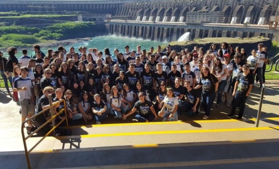 CE Emilio de Menezes de Arapongas realiza Viagem Cultural a Foz do Iguaçu