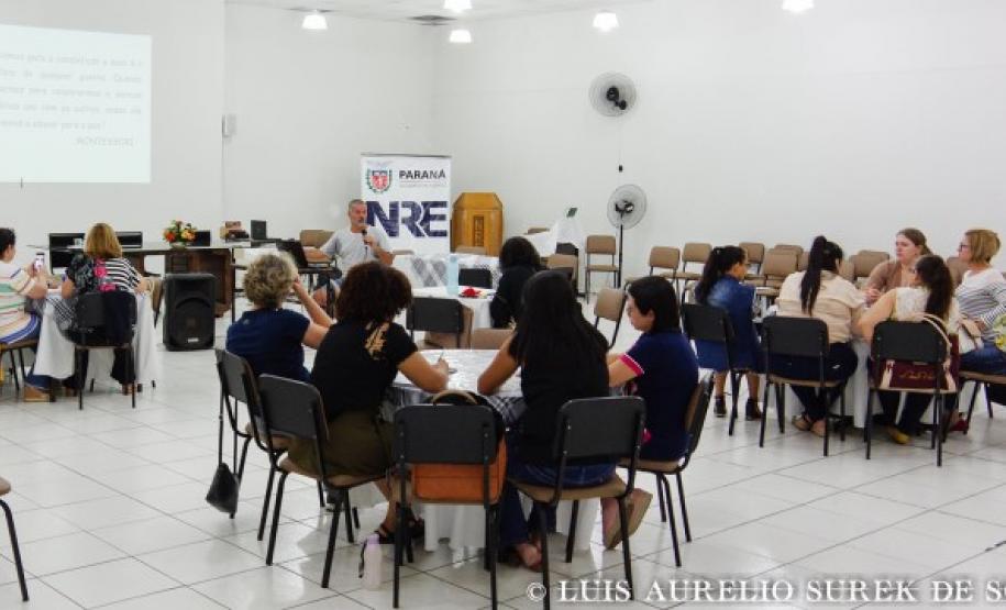 NRE de Apucarana realiza curso O Ensino de Matemática e a Prática em Sala de Aula